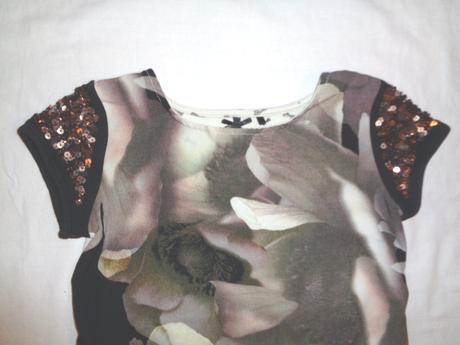 Překrásné květované tričko - vzadu mašličky, next,116