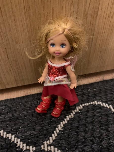 Sada s barbie a chelsea a s časopismi,