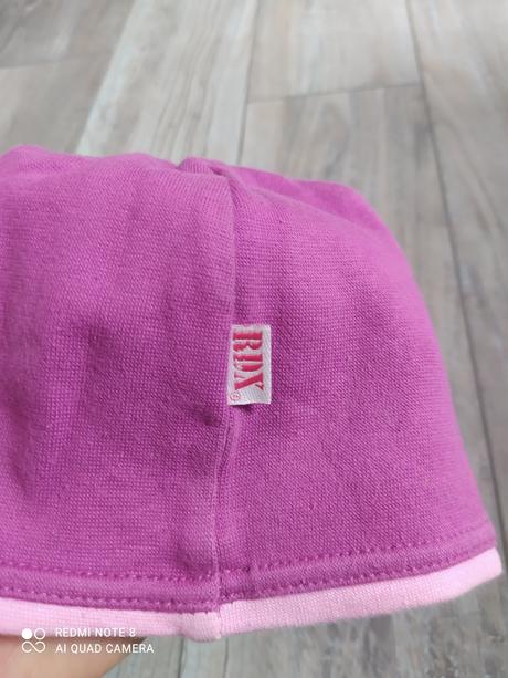 Dívčí čepička, 80