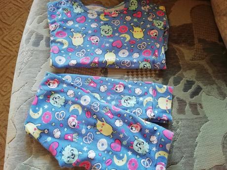 Hezké kvalitní pyžamko carters cca 3-4 roky-pěkný, carter's,98