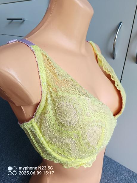 Podprsenka zn."dorina" vel."80e", 80e