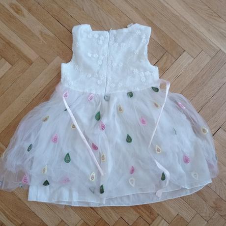 2x sváteční šaty, 104