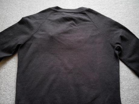 Dámský svetr se stuhou, s