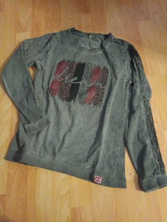 Triko s krajkovými rukávy, 152