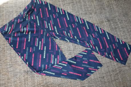 Sportovní 3/4 legíny s nápisy, velikost 146/152, 146