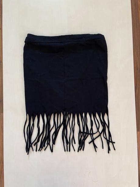 Sukně s třásněmi a stříbřením, vel neuvedena cca s, m