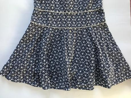 Šaty s vyšívanými kvítky, next,122