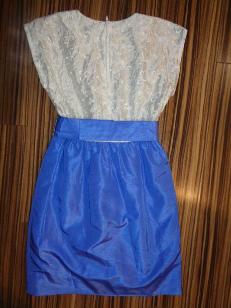 Luxusní bílofialové společenské šaty, 128