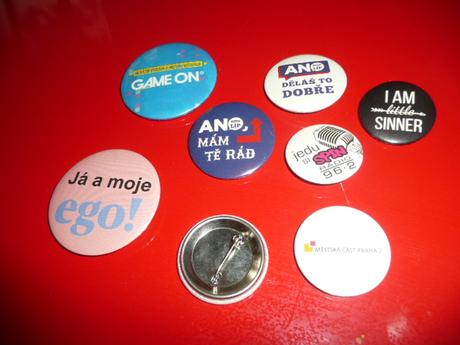 Placky kolečka připínací 8 ks, 