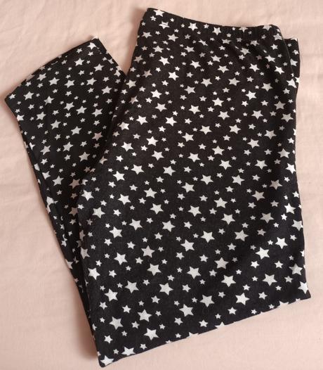 Dívčí/dámské 3/4 černé legíny hvězdičky janina, 46