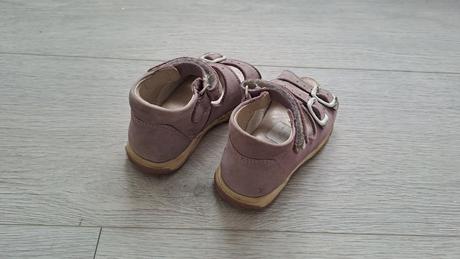 Dívčí sandále, vel. 22, délka stélky 14 cm, 22