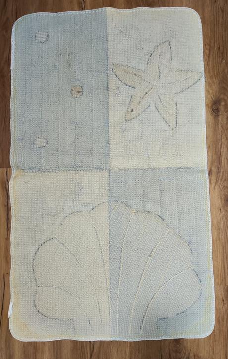 Modrobílá sada tří koupelnových předložek, 