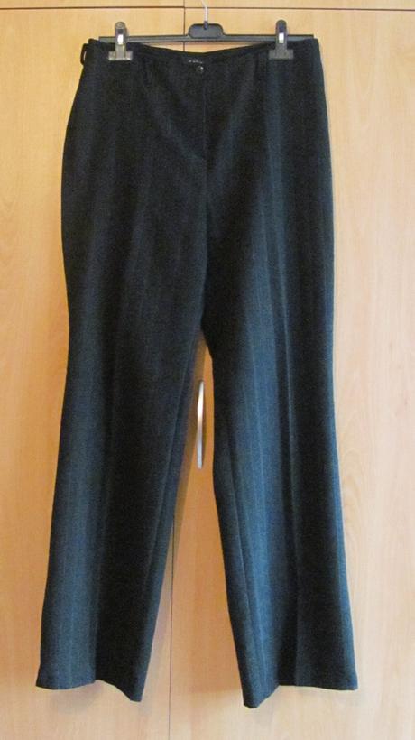 Tmavé zimní společenské kalhoty, 42