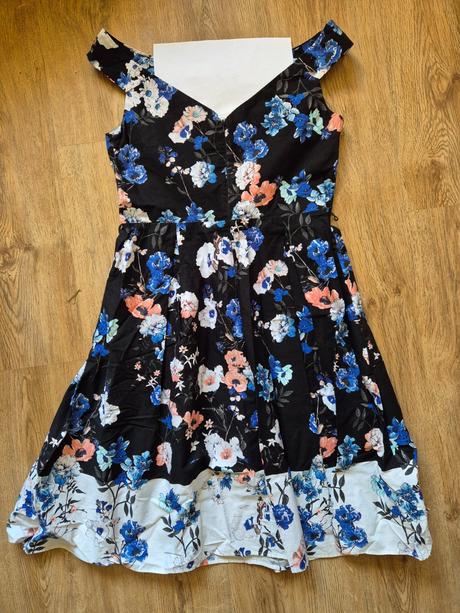 Dámské šaty s lodičkovým výstřihem f&f vel. 38, f&f,38