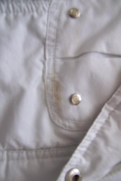 Bílá bunda s podšívkou a kapucí, m