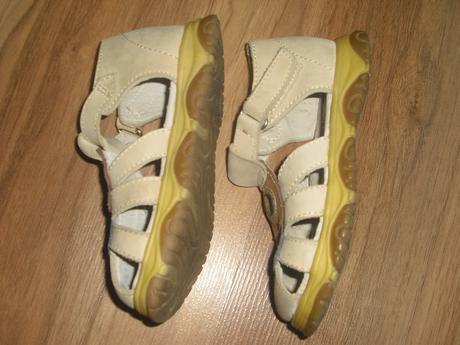 Dívčí sandálky, 24