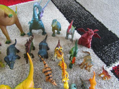 Dinosauři-velká sada 49 ks,veliké 5 až 38 cm,
