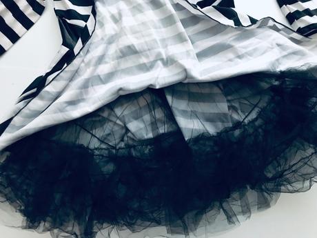 An1/ kostym dámský vezenkyně - v.l, 