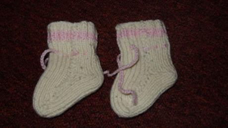 Bílo růžové capáčky, <17