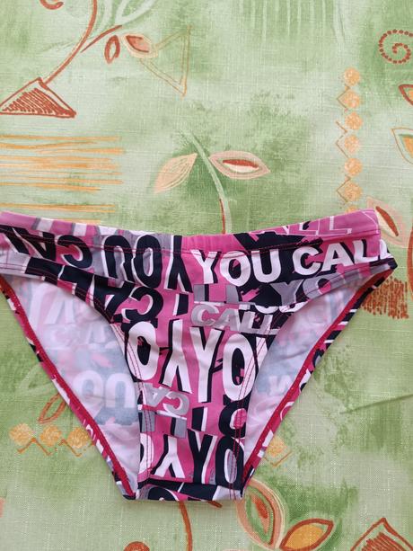 Chlapecké plavky, 128