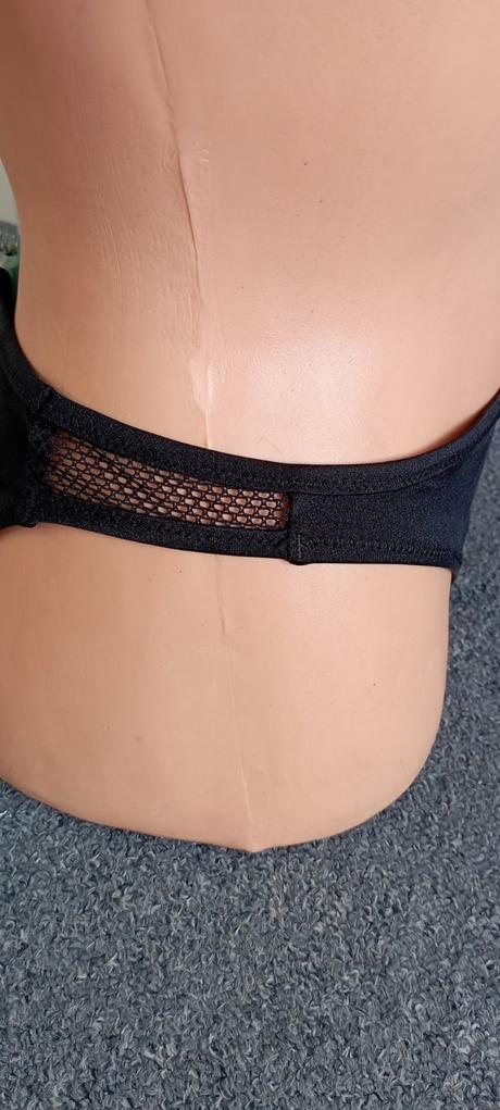 Spodní díl plavek zn."hunkemöller" vel."s", s