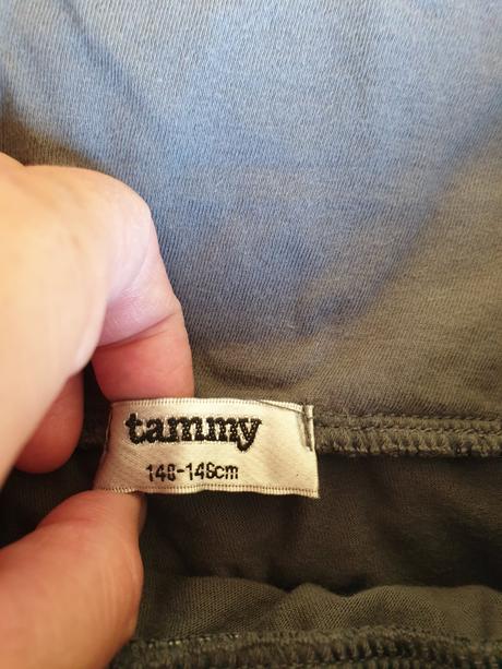 Dívčí sukně, 146