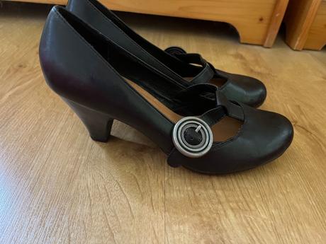 Boty na podpadku roots, 38