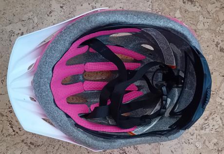 Cyklistická přilba, s