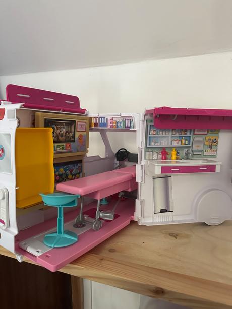 Barbie sanitka, 