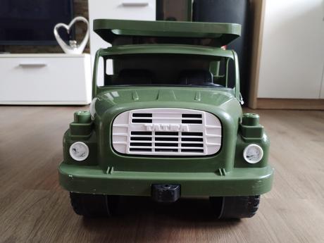 Armádní tatra 73 cm,