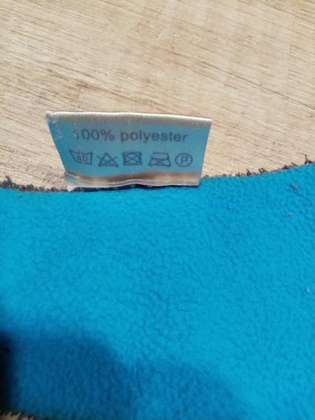 Nákrčník a rukaveice vel. asi 2-4 roky, 92