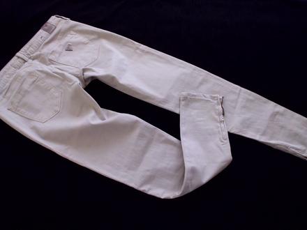 Béžové 26, guess,s