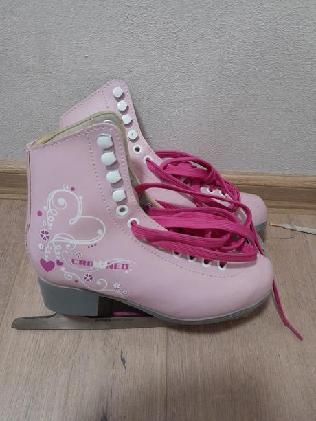 Zimní brusle (vel 33), crowned,33