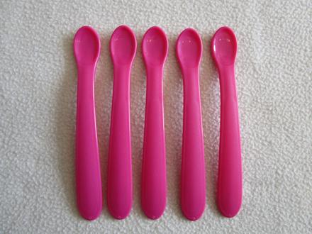 5x plastové fialové první lžičky pro miminko,