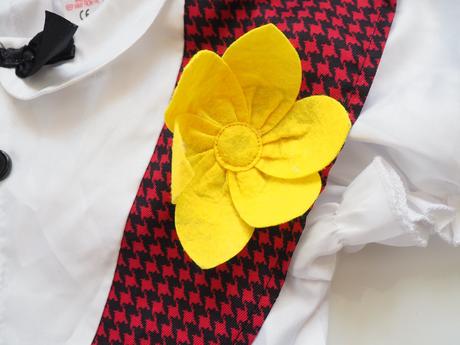 Kostým hospodyně vel 128,