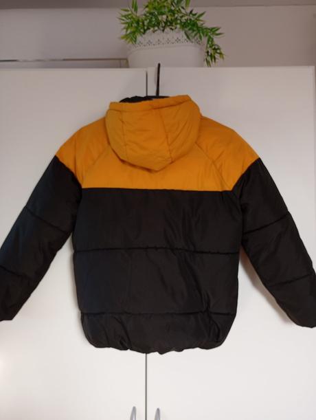 Zimní bunda s kapucí, sinsay,140