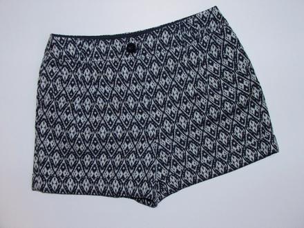 P643 kraťasy vel. 10-11 let, st. bernard,146