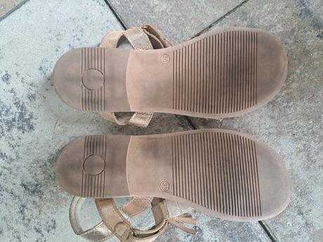 Sandálky, lasocki,36