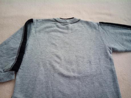 Šedá mikina s nápisem, 104