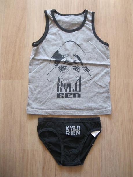 Spodní tílko a slipy, 122