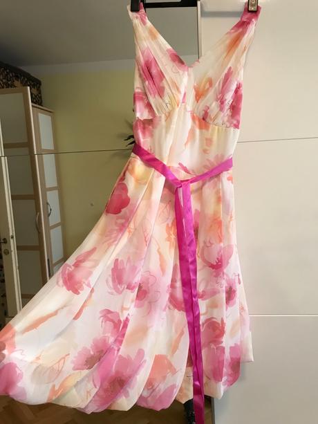 Společenské šaty, 42