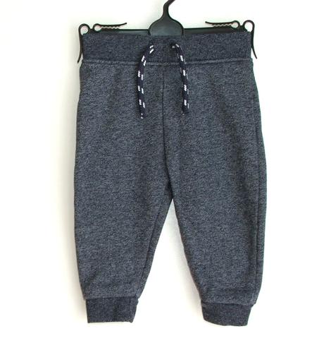 W358 tepláky vně počesané vel. 74, primark,74