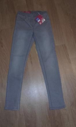 Šedé jeggins, pepperts,152