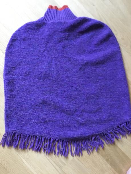 Fialové pončo s vlnou florentina, 116