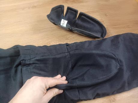 Motorkářská bunda a kalhoty geneze,