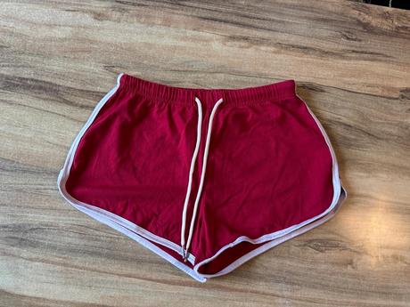 Červené šortky, xs