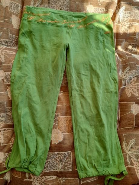 Zelené kalhoty tříčtvrťáky dámské, l