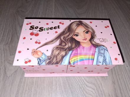 Šperkovnice top model, 