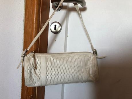 Mala bila kulata kabelka dirkovana mango, mango