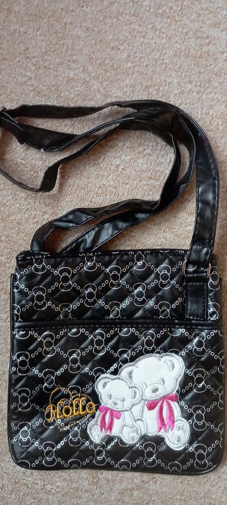 Kabelka s medvídkem, 